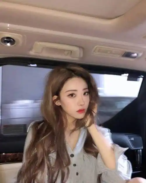 the9喻言花背惹争议为遮盖纹身也是辛苦了