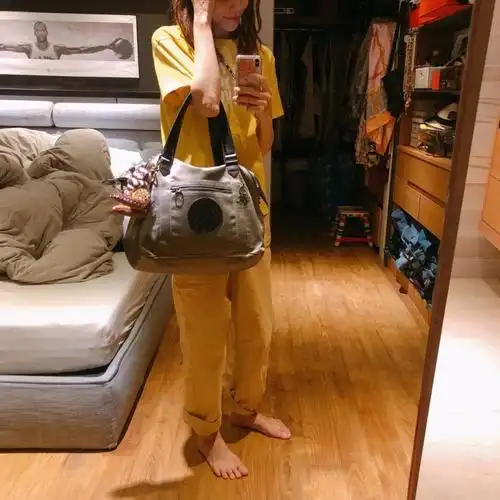 范玮琪带娃晒照身材纤瘦?这腿细得有点吓人吧