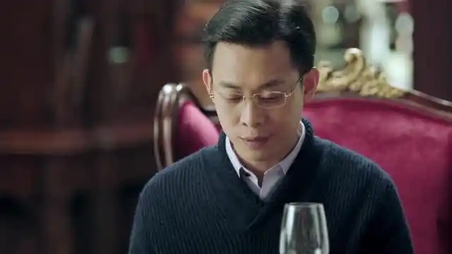 鸡毛飞上天:王旭觉得怎么做父亲都不满意!气的眼泪汪汪!