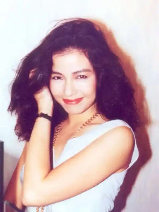 钟楚红.别名:红姑 1960年2月16日(水瓶座)出生于中国 - 抖音