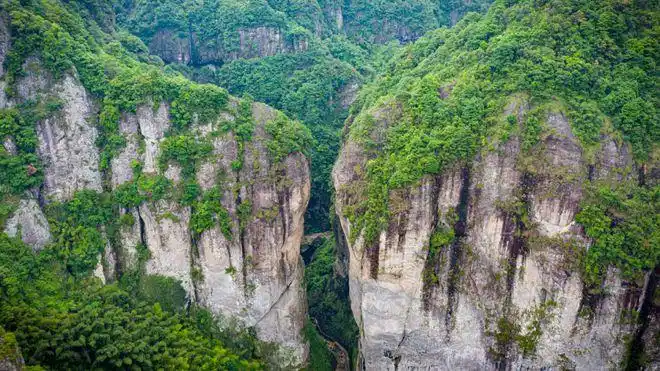雁荡山"门"景之最,堪称天下第一门,《神雕侠侣》绝情谷取景地_网易