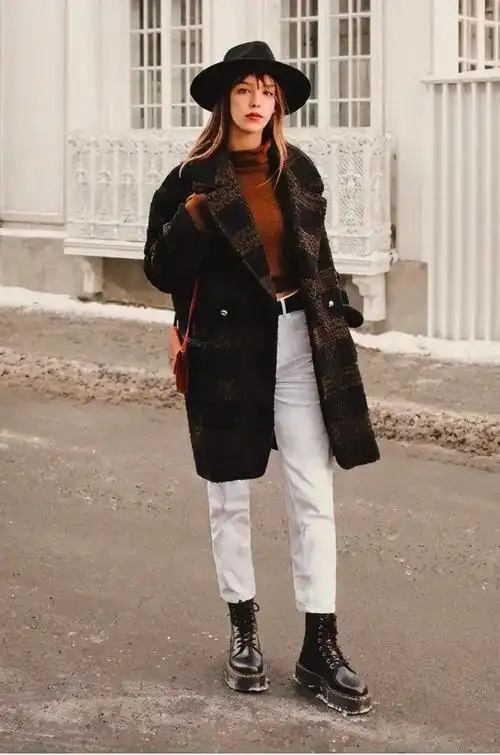 马丁靴搭配什么裤子好看,黄色马丁靴配什么裤子好看(没选对的话,鞋子