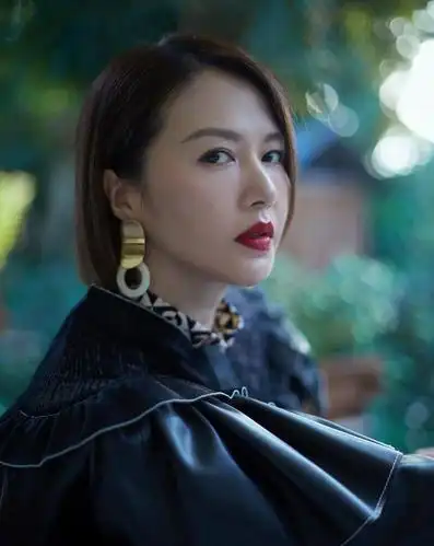 谭维维这首歌,写出了很多人想说却不敢说的,但现实比歌词更惊悚