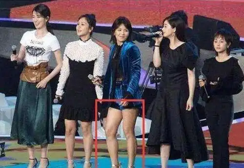 最害羞的穿帮镜头,郑爽对杨洋做了啥?耳朵都红了了!