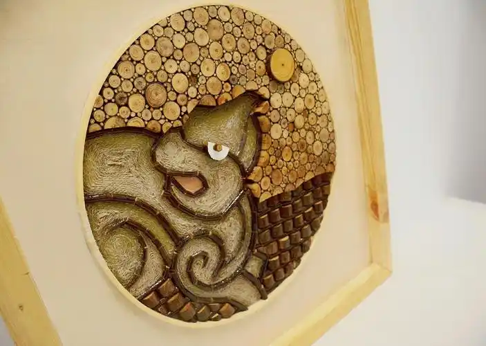 瑶族木片装饰画《盘瓠》