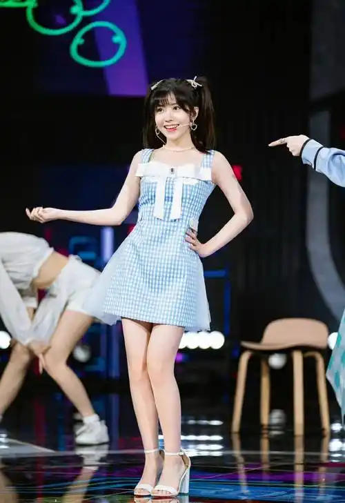 赖美云真是一如既往的娇俏可爱啊!