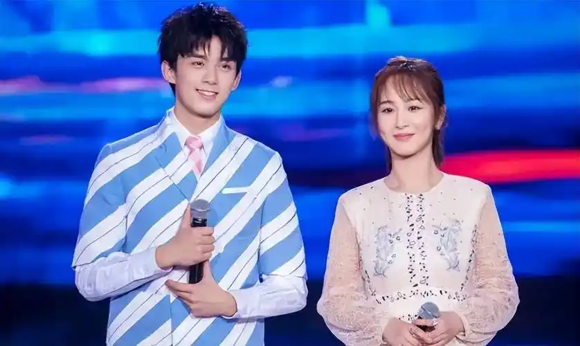 女孩儿中,杨紫,关晓彤逐渐跻身一线.