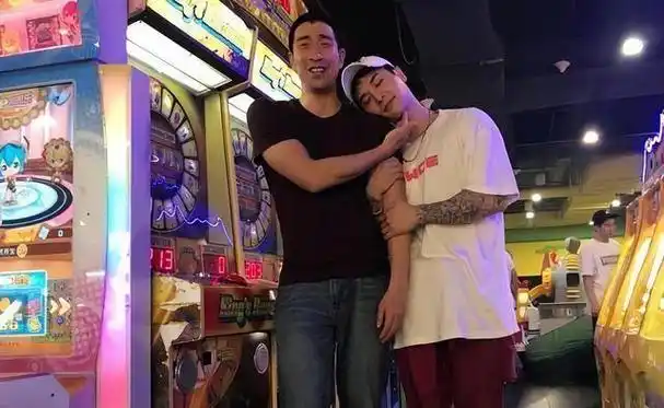 王千源:娶圈外老婆,从无到有,如今一家三口其乐融融,幸福美满