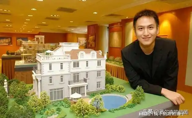 27万每平的"中国第一豪宅"汤臣一品,这个年轻人整整拥有133套.