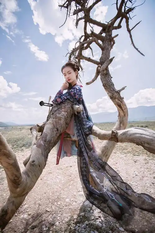 "你们年轻人挣钱容易,却吝啬到这种地步,简直是人不像人,狗不像狗!