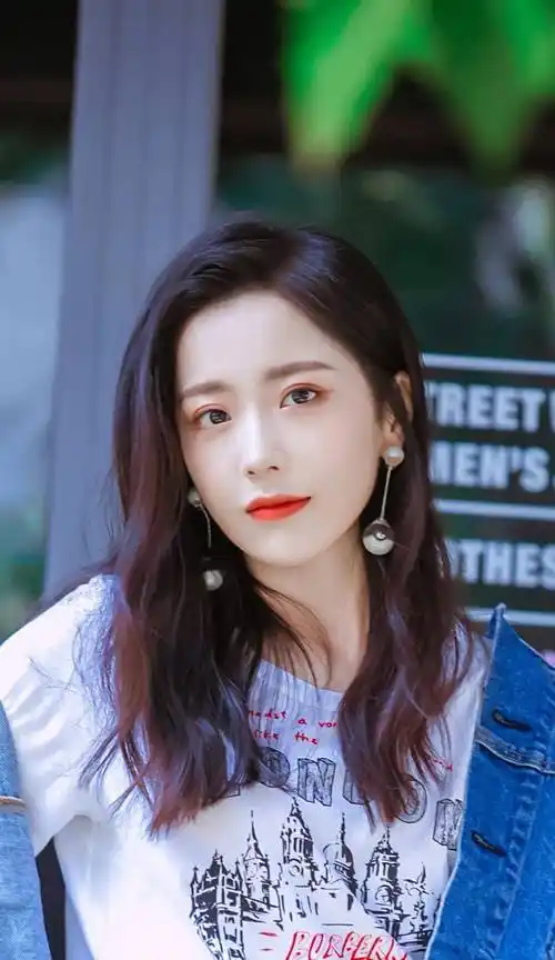 王艺瑾,笑容甜美可人的"甜美系"女神