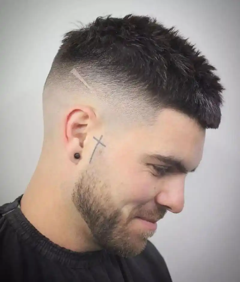 干净利落的男士发型