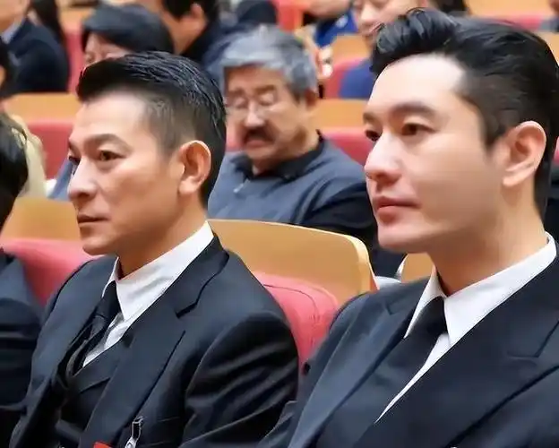 46岁黄晓明对比62岁刘德华骨相老去和皮相老去的差距一目了然