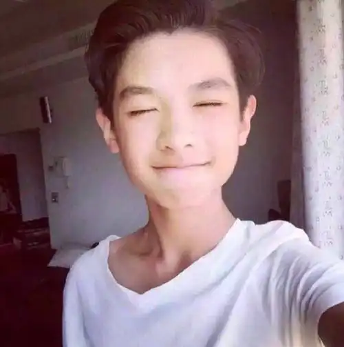 [justin][分享]200323 小小昊突然出现:你看我几分像从前?