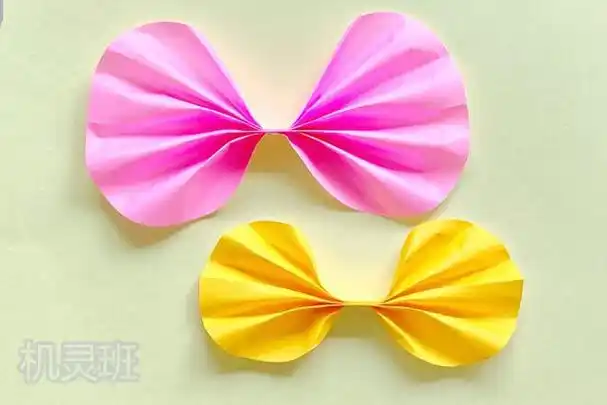 适合幼儿的春天手工:简单折纸蝴蝶(步骤图解)4