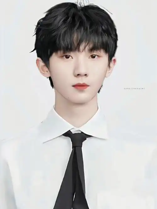 马嘉祺小茄嫩宝的证件照