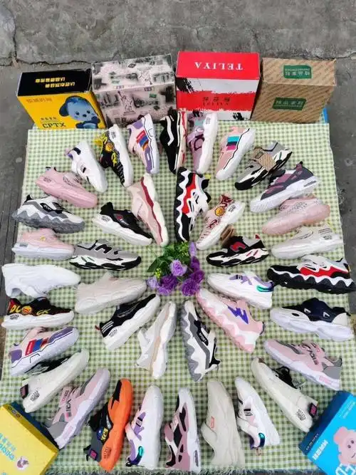 便宜童鞋批发摆地摊童鞋鞋子货源达力流动鞋店招募合伙人