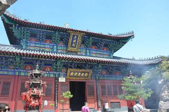 这个景点有何特殊之处,为何这两个姓氏的人,可以免费进入