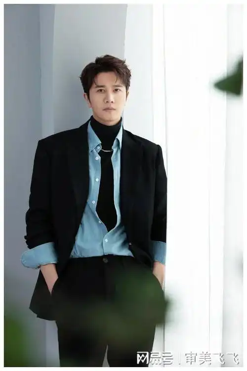 彭冠英:模特出身,和朱一龙是哥们,有演技却被嘲油腻,他能爆吗