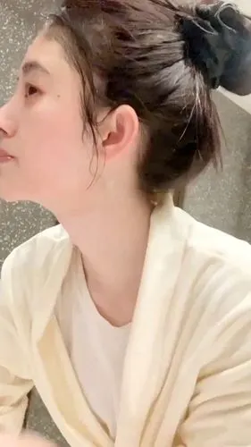 【鞠婧祎】洗脸洗到一半突然想录个视频 就是这么无聊(wbgs200220)