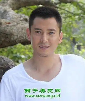 夏季男生适合平头发型图片