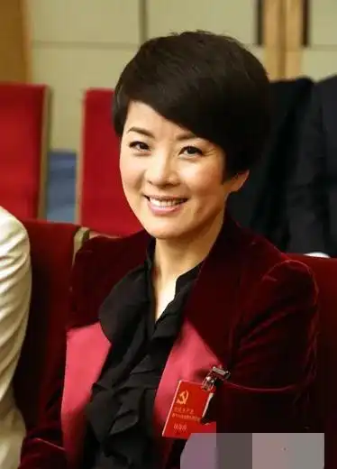 印海蓉简介 出生年月(印海蓉个人资料出生年月)_字库吧