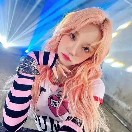 爱豆头像第二十弹-(g)i-dle宋雨琦 长相和声音不符的可爱烟嗓雨琦弟弟