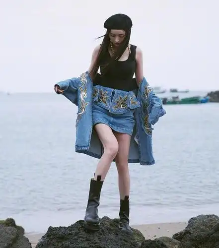 有种"腿型"叫杨幂穿马丁靴,看到小腿露出的长度,我承认我酸了