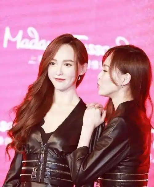 刘亦菲的像双胞胎,唐嫣化身为迷妹花样摆拍_杨紫_杨颖_赵丽颖