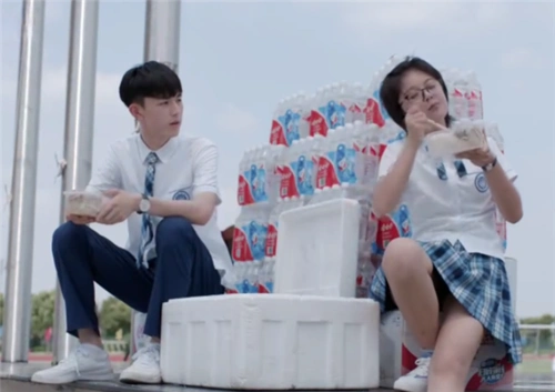 少年派钱三一说自己谁都不像只是表明了对父母的不认可吗