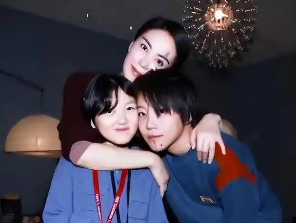 刚明白,张柏芝为何始终无法释怀谢霆锋,原来并非只是一厢情愿