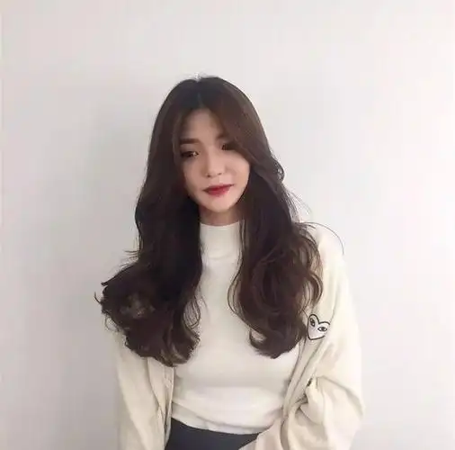 发型|脸大的女生,适合什么样的刘海?