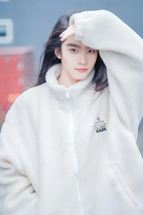 薛八一无需定义