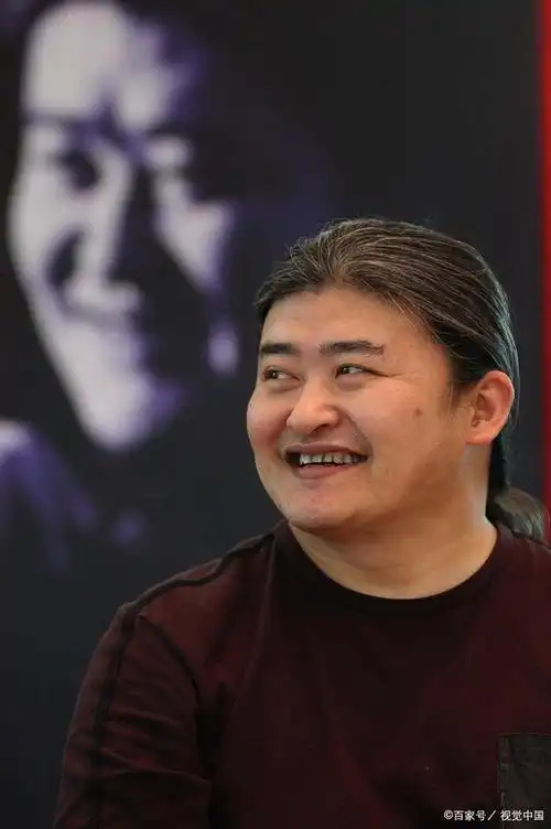 歌手刘欢认识九天就和妻子求婚如今相爱33年