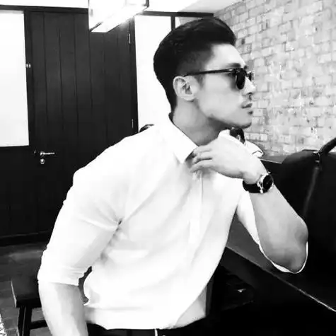 气质黑白头像男真人情场帅哥颠覆那一场温柔