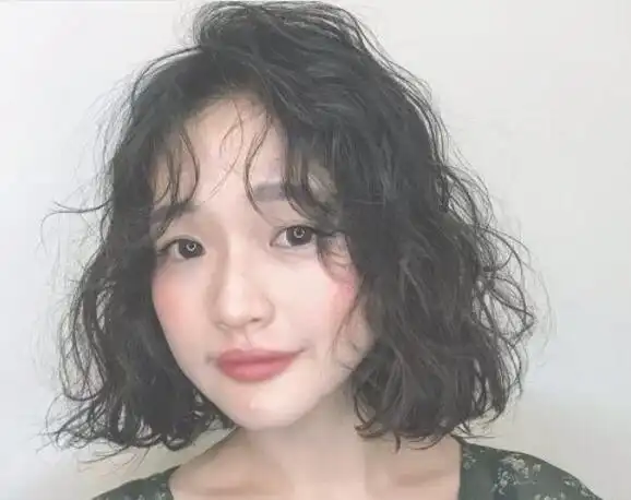 短发怎么烫不显老不显老短发烫发发型造型