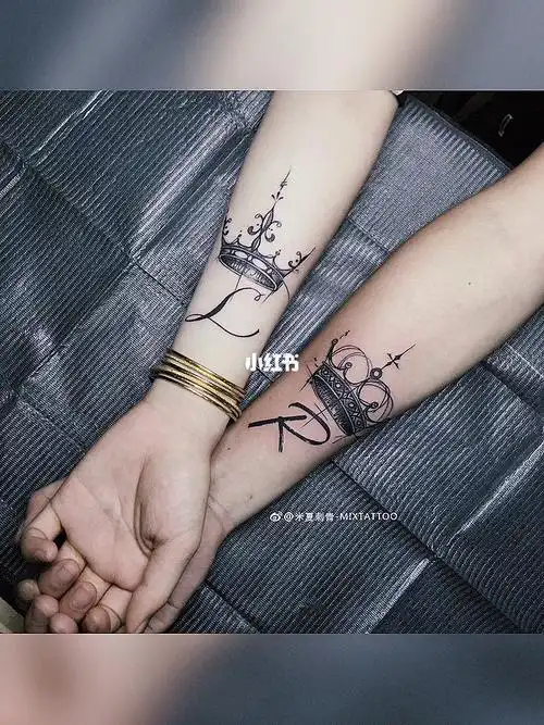 有事做有人爱有所期待情侣纹身小清新纹