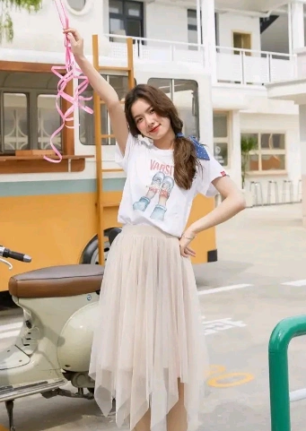 孙一宁离开滤镜长这样?抖音女神果然不能信,差别太大了,认不出