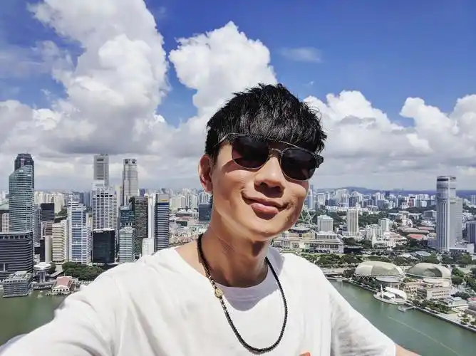 确认过小酒窝,是林俊杰本尊,没错了