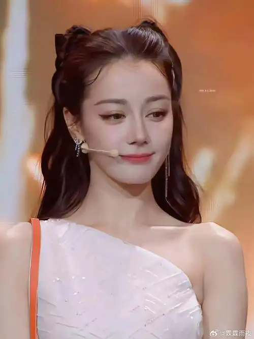 方可给迪丽热巴做的猫耳发型##方可给迪丽热巴做的猫咪半扎发