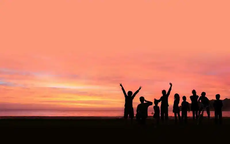 在时光的背影下,我们一群人,一个景,一种情!随心动!