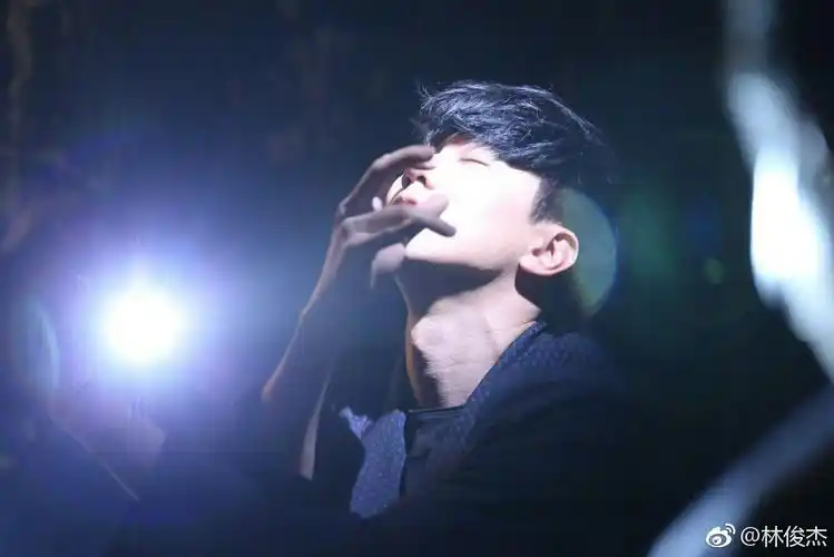 有没有林俊杰最适合当壁纸的图片