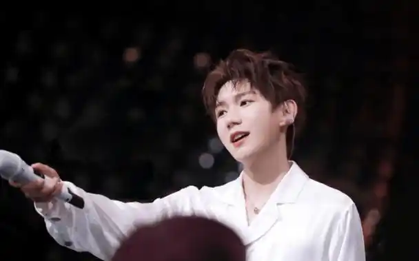 王源:音乐才子与公益之星,多才多艺的青春偶像_生活_文章_成为了