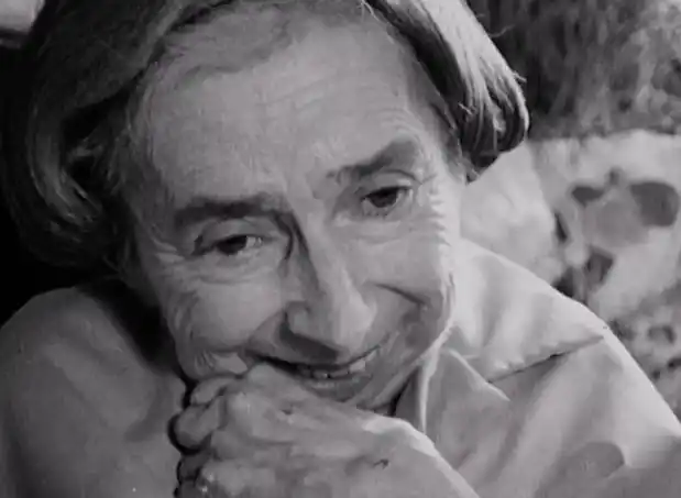 自那之后,刘易斯一直守着这间小屋,很少出去,也很少跟其他人打交道.