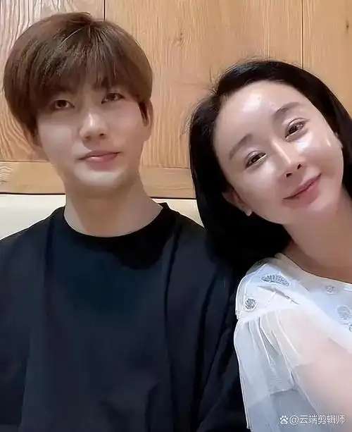 韩国女星咸素媛与小18岁的老公陈华离婚,并官宣退出娱乐圈