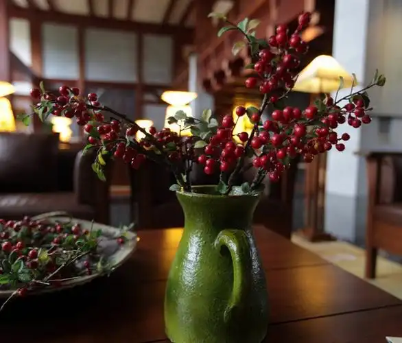 火棘瓶插欣赏-插花艺术-园林网