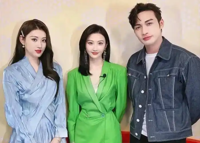 扛得住镜头的女明星,堪称网红"照妖镜"_范冰冰_网友_赵丽颖