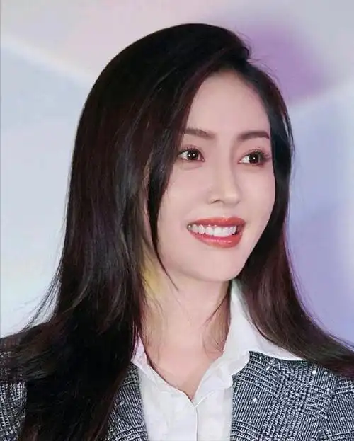 张天爱,1990年10月28日出生于黑龙江省哈尔滨市,中国内地女演员,毕业