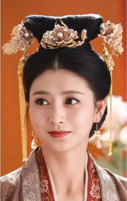 "眉姐姐"斓曦,与老公结婚10年恩爱如初,人间清醒的赢家