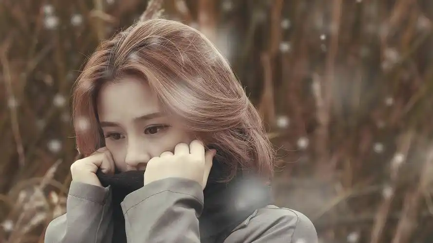 文艺白皙美女电脑桌面壁纸精选高清大图预览1920x1080_美女壁纸下载